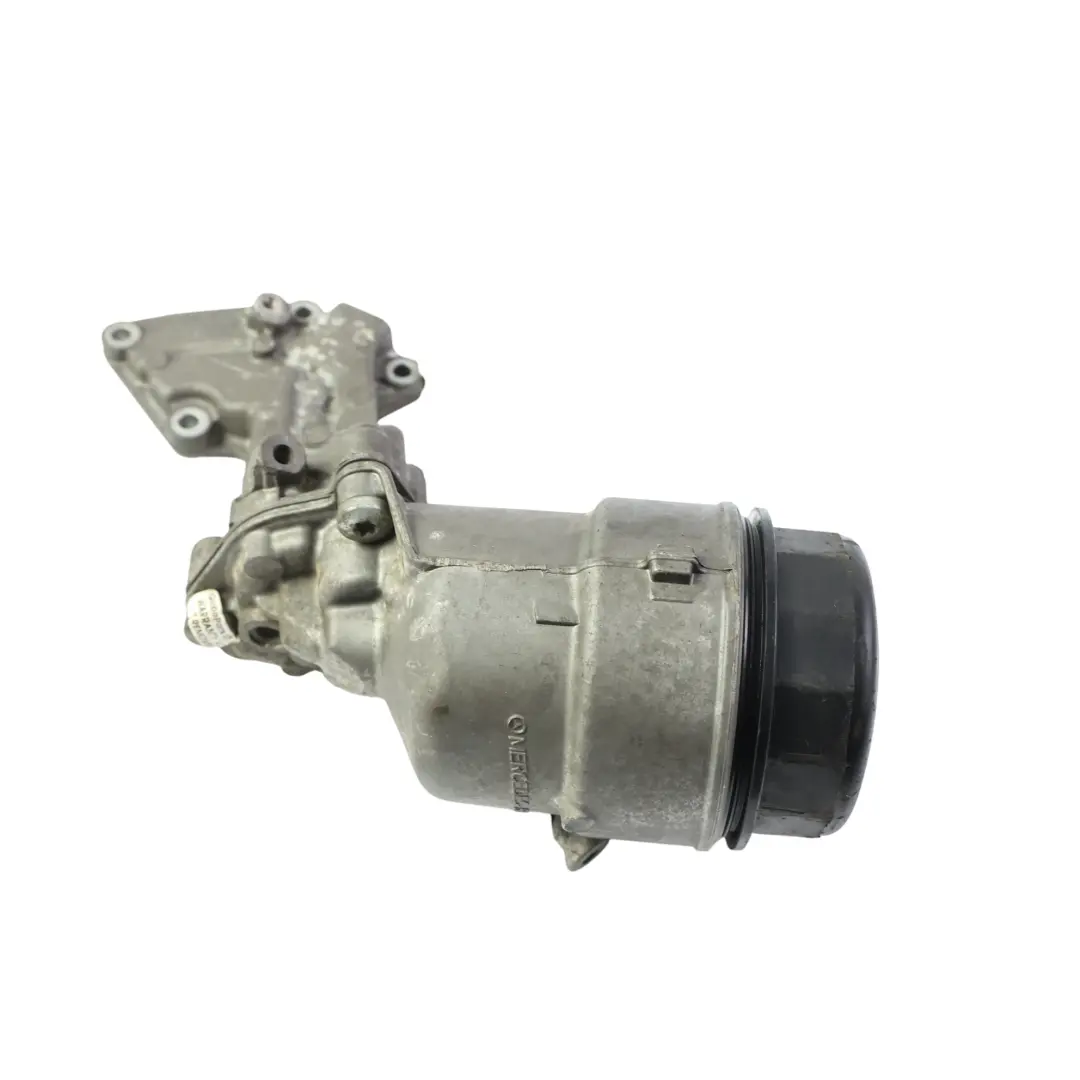 Obudowa Filtra Oleju Diesel OM642 do Mercedes W164 W212 o numerze A6421800010 Mercedes W164 W212 Obudowa Filtra Oleju Diesel OM642 - SKU A6421800010 - Numer Części A6421800010