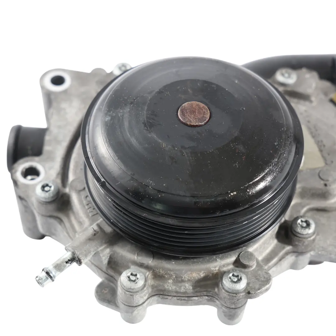 Pompa Wody Silnika OM651 do Mercedes W204 C207 W212 W221 o numerze A6512001901 Mercedes W204 C207 W212 W221 Pompa Wody Silnika OM651 - SKU A6512001901-6 - Numer Części A6512001901