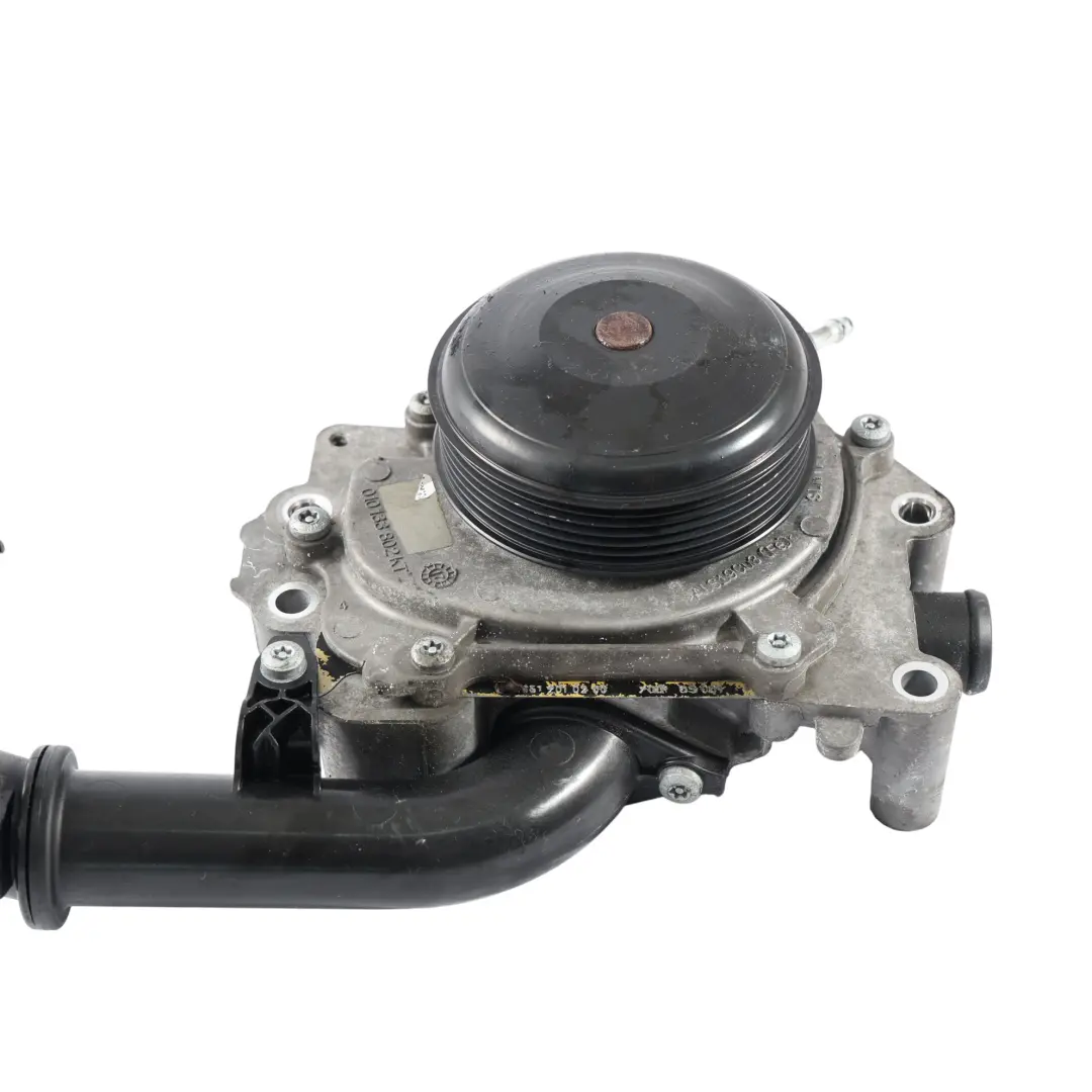 Pompa Wody Silnika OM651 do Mercedes W204 C207 W212 W221 o numerze A6512001901 Mercedes W204 C207 W212 W221 Pompa Wody Silnika OM651 - SKU A6512001901-6 - Numer Części A6512001901