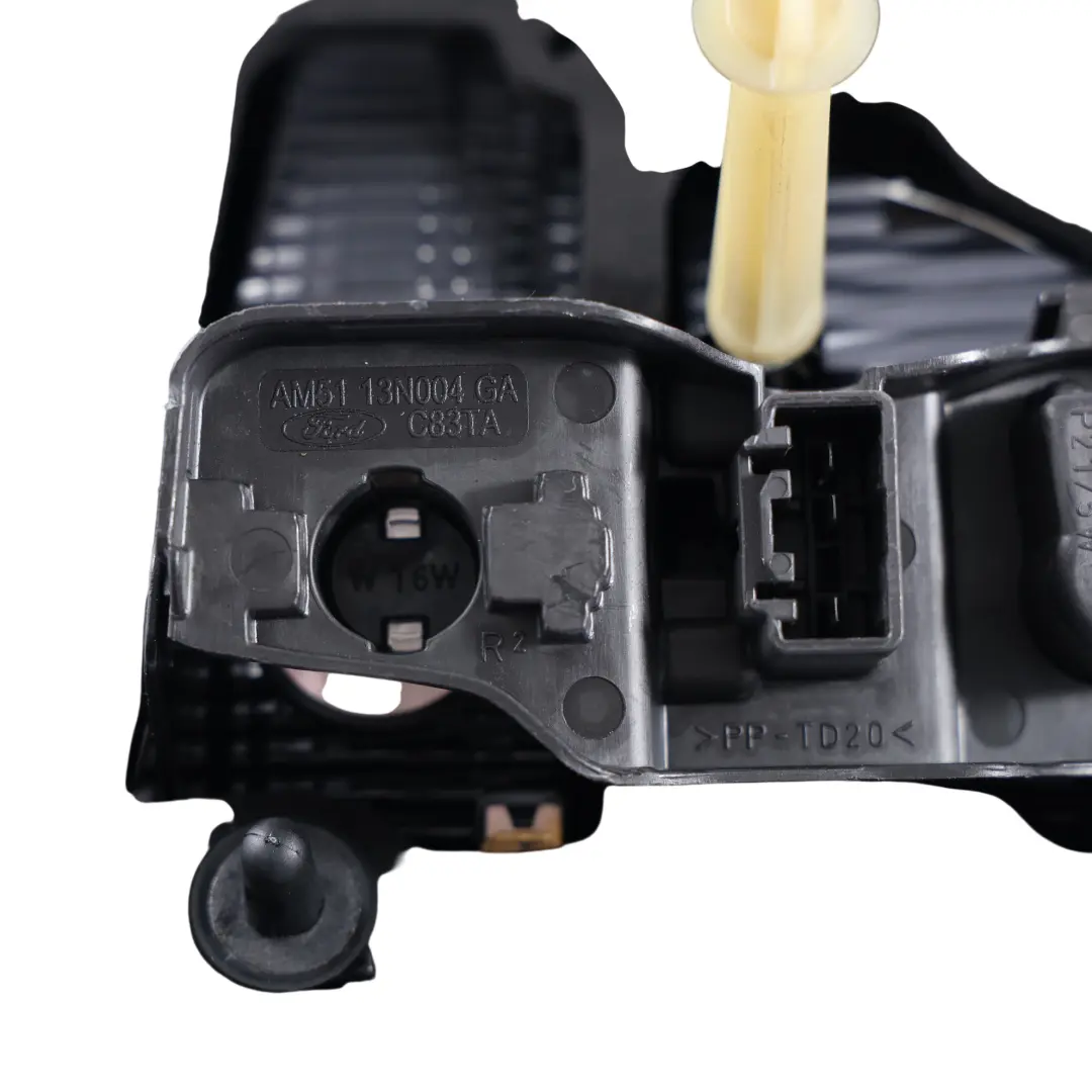 Ford C-Max MK2 Feu Arrière Intérieur Droit - SKU AM51-13A602-BE - Numéro de pièce AM51-13A602-BE