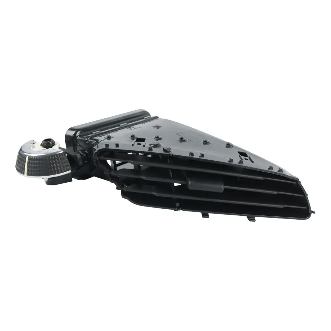 C520 Przednia Środkowa Kratka Nawiewu Prawa do Ford Kuga o numerze AM51-R014L20-CEW Ford Kuga C520 Przednia Środkowa Kratka Nawiewu Prawa - SKU AM51-R014L20-CEW - Numer Części AM51-R014L20-CEW