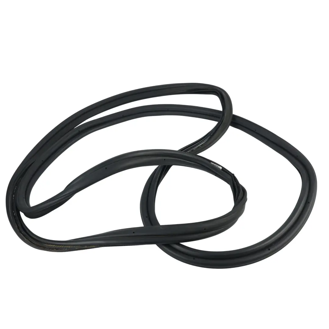 Land Rover Discovery 3 L319 Boot Tailgate Seal Gasket Rubber Rear - SKU BHK780022 - Part number BHK780022