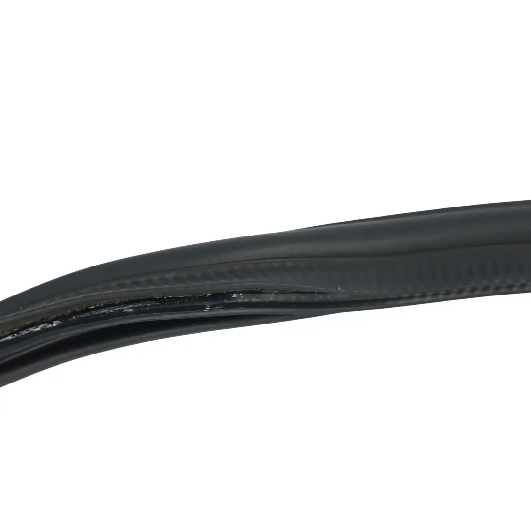 Land Rover Discovery 3 L319 Joint Caoutchouc Hayon Coffre Arrière - SKU BHK780022 - Numéro de pièce BHK780022