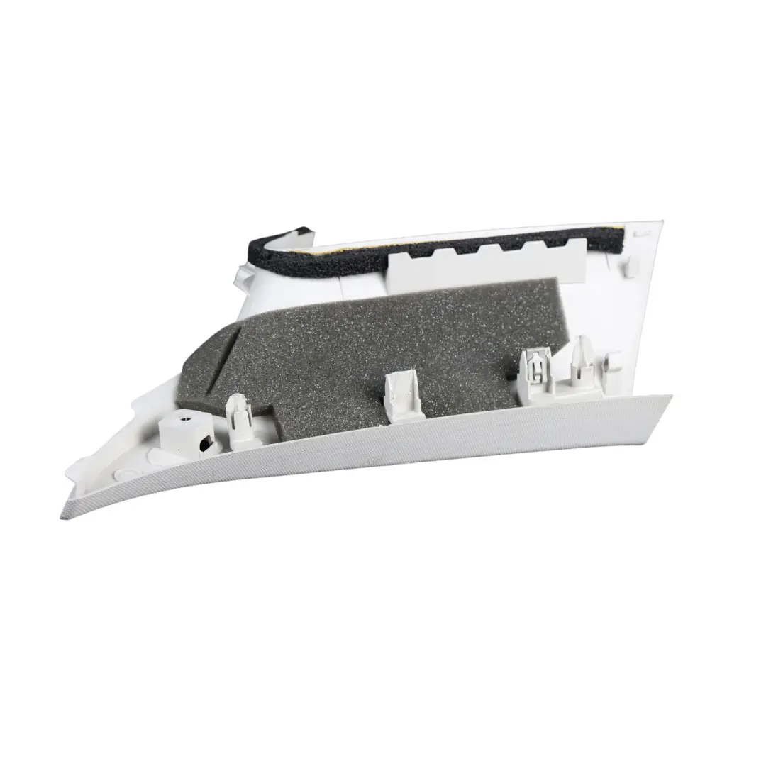 MK3 Moldura Pilar C Trasero Gris Izquierdo para Ford Focus con número de pieza BM51-A31011-ADW Ford Focus MK3 Moldura Pilar C Trasero Gris Izquierdo - SKU BM51-A31011-ADW - Número de pieza BM51-A31011-ADW