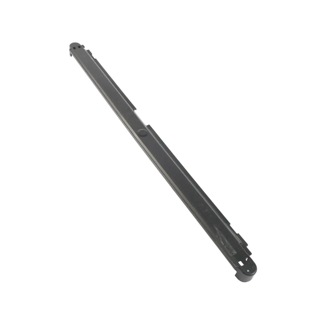 Ford Focus MK3 Support Barre Fixation Cache Radiateur - SKU BV61-8226-BB - Numéro de pièce BV61-8226-BB
