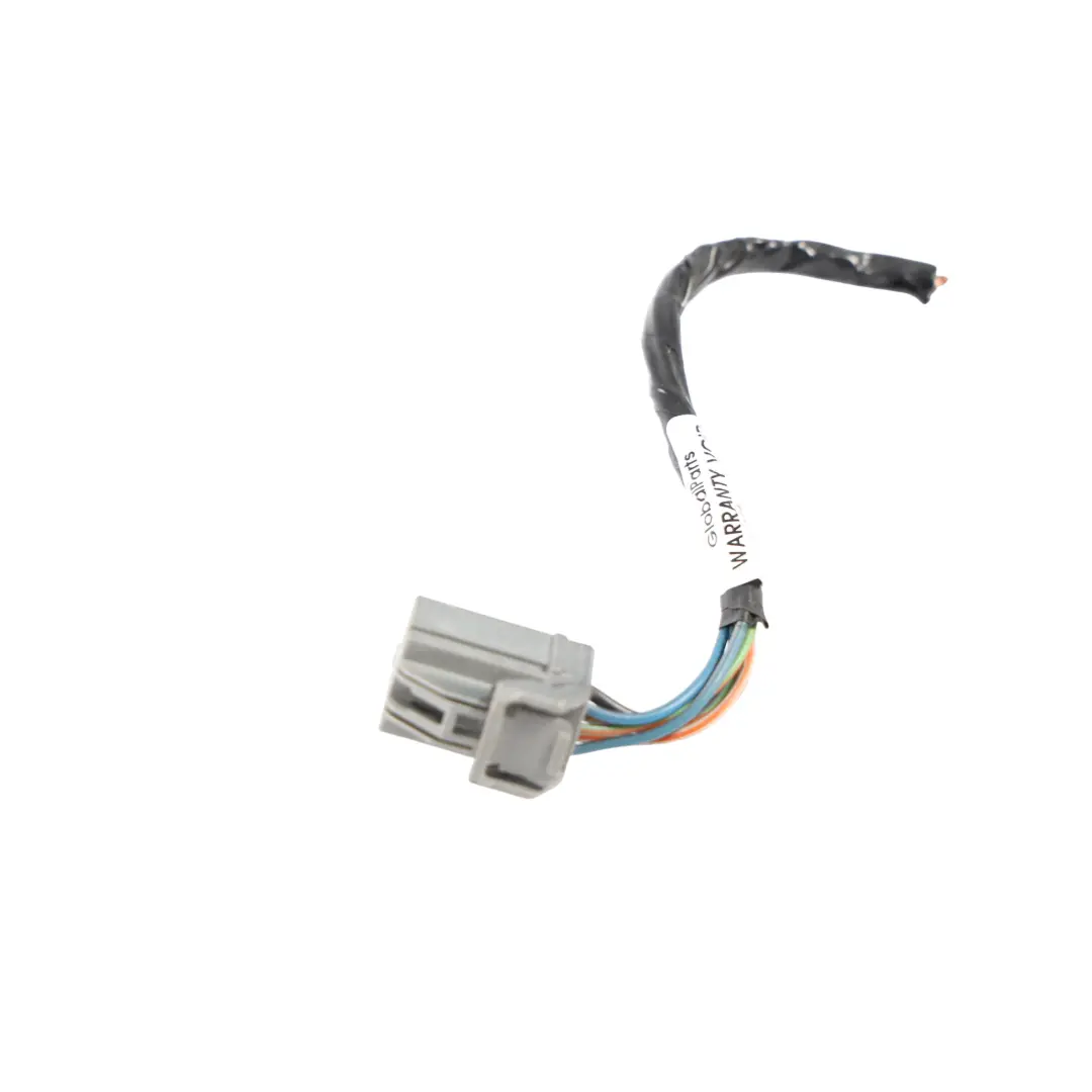 Zewnętrzna Prawa Wiązka Lampy Tylnej do Ford Fiesta Mk7 o numerze C1BB-13404-AD Ford Fiesta Mk7 Zewnętrzna Prawa Wiązka Lampy Tylnej - SKU C1BB-13404-AD-2 - Numer Części C1BB-13404-AD