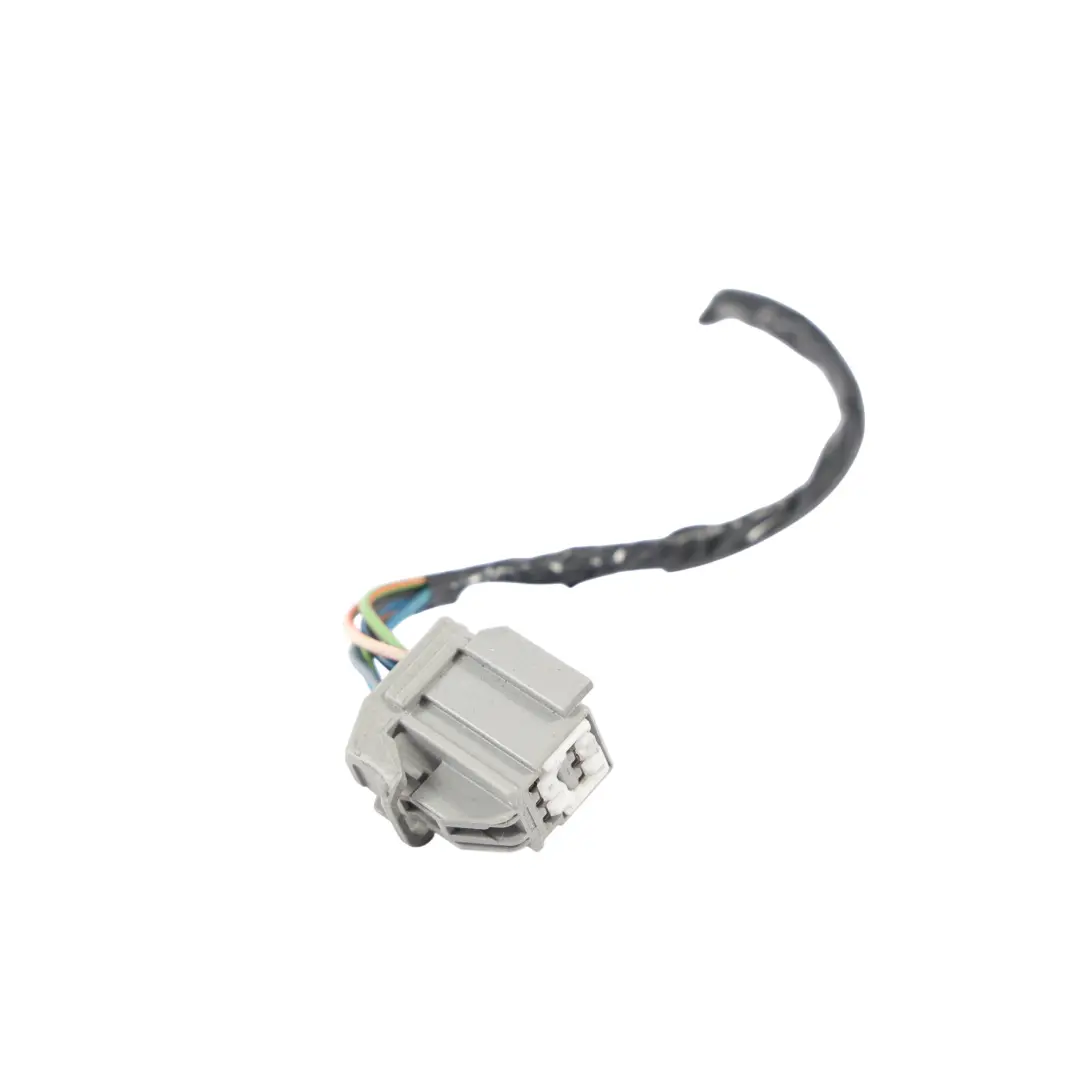 Zewnętrzna Prawa Wiązka Lampy Tylnej do Ford Fiesta Mk7 o numerze C1BB-13404-AD Ford Fiesta Mk7 Zewnętrzna Prawa Wiązka Lampy Tylnej - SKU C1BB-13404-AD-2 - Numer Części C1BB-13404-AD