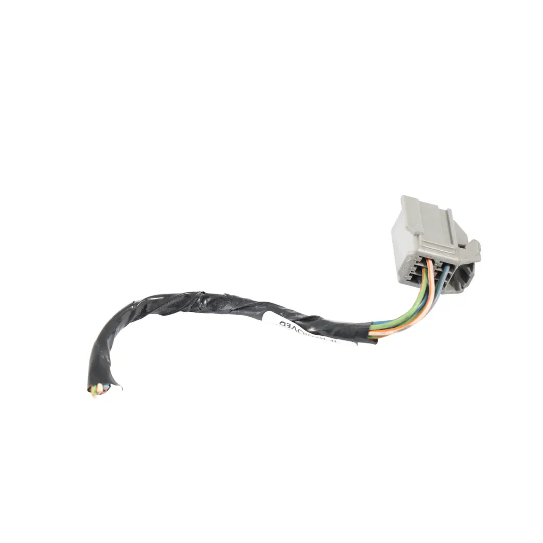 Zewnętrzna Prawa Wiązka Lampy Tylnej do Ford Fiesta Mk7 o numerze C1BB-13404-AD Ford Fiesta Mk7 Zewnętrzna Prawa Wiązka Lampy Tylnej - SKU C1BB-13404-AD-2 - Numer Części C1BB-13404-AD