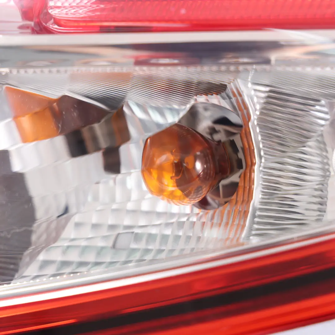 Luz Trasera Exterior Derecha para Ford Fiesta MK7 con número de pieza C1BB-13404-AD Ford Fiesta MK7 Luz Trasera Exterior Derecha - SKU C1BB-13404-AD - Número de pieza C1BB-13404-AD