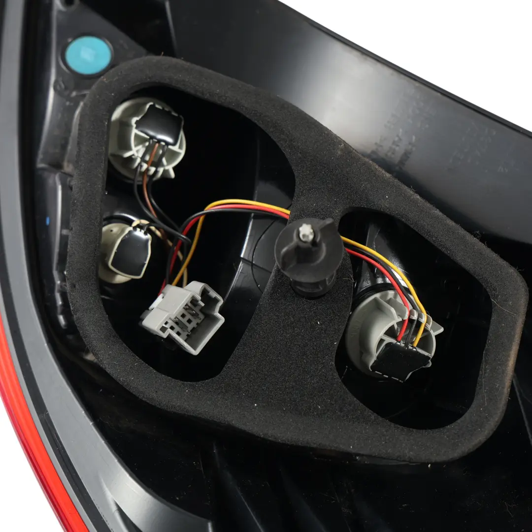 Feu Arrière Extérieur Gauche pour Ford Fiesta MK7 à propos du numéro de pièce C1BB-13405-AD Ford Fiesta MK7 Feu Arrière Extérieur Gauche - SKU C1BB-13405-AD - Numéro de pièce C1BB-13405-AD