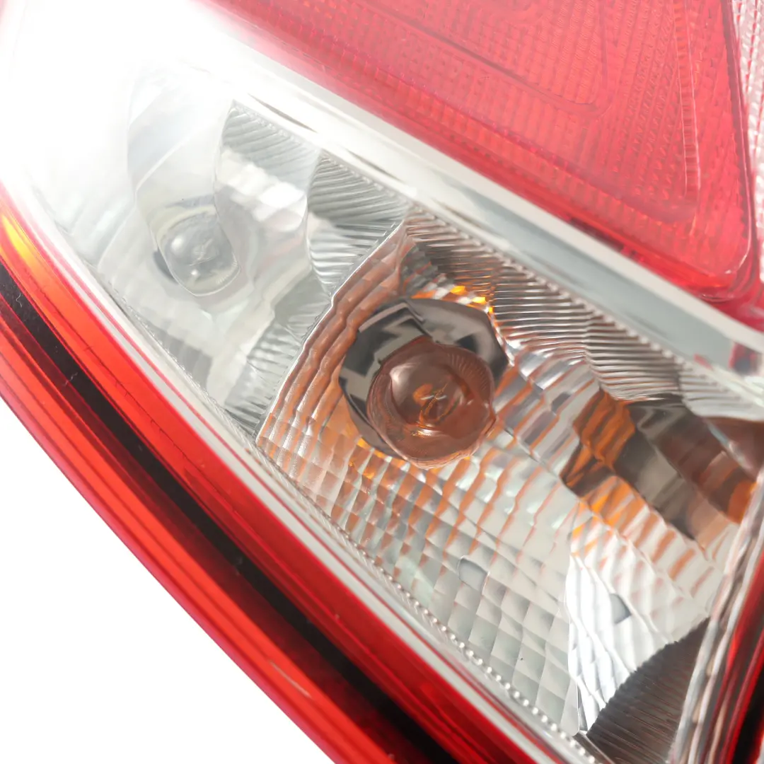 Ford Fiesta MK7 Feu Arrière Extérieur Gauche - SKU C1BB-13405-AD - Numéro de pièce C1BB-13405-AD