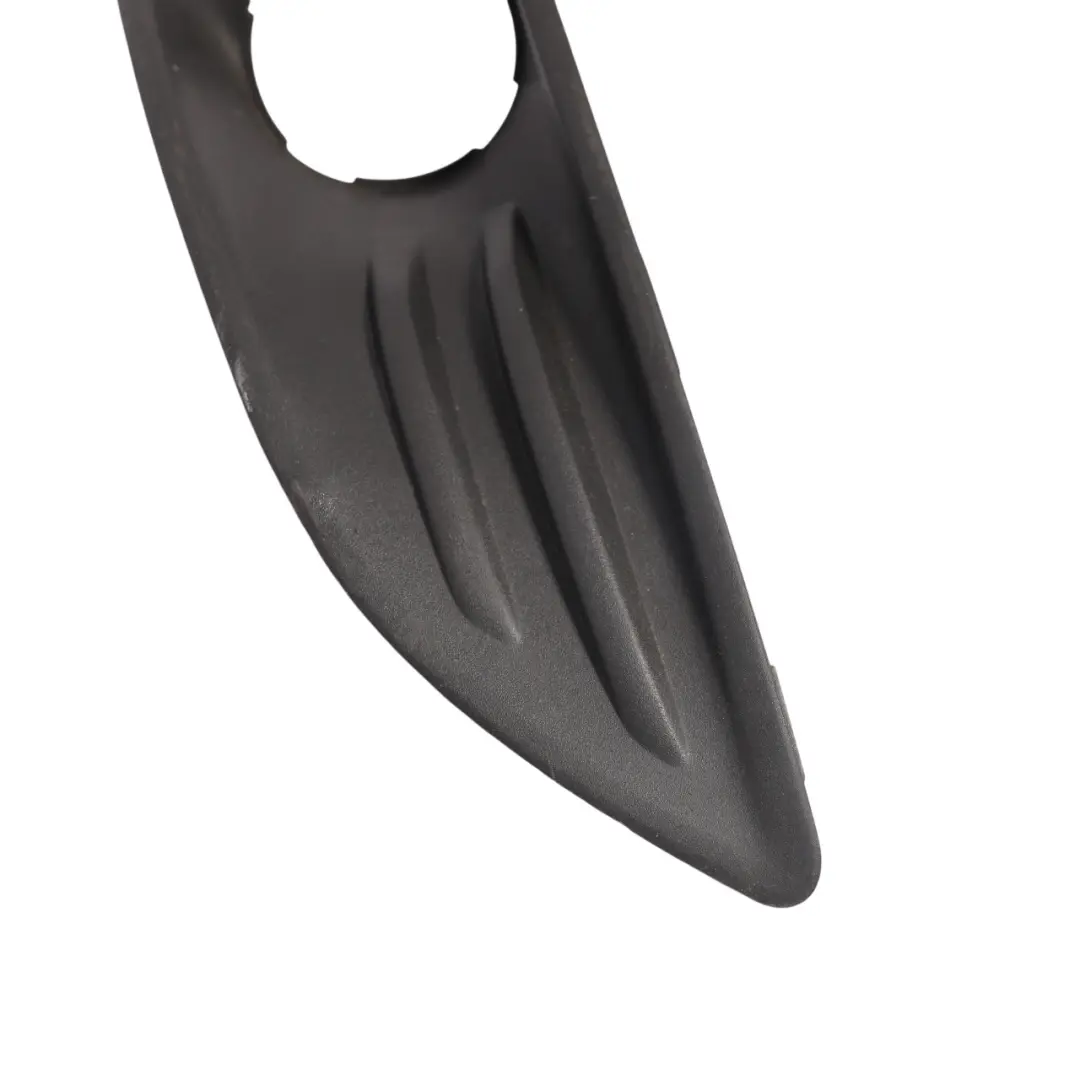 Ford Fiesta Mk7 Przednia Lewa Kratka Przeciwmgielna Zderzaka C1BB-15A299-A - SKU C1BB-15A222-D - Numer Części C1BB-15A222-D