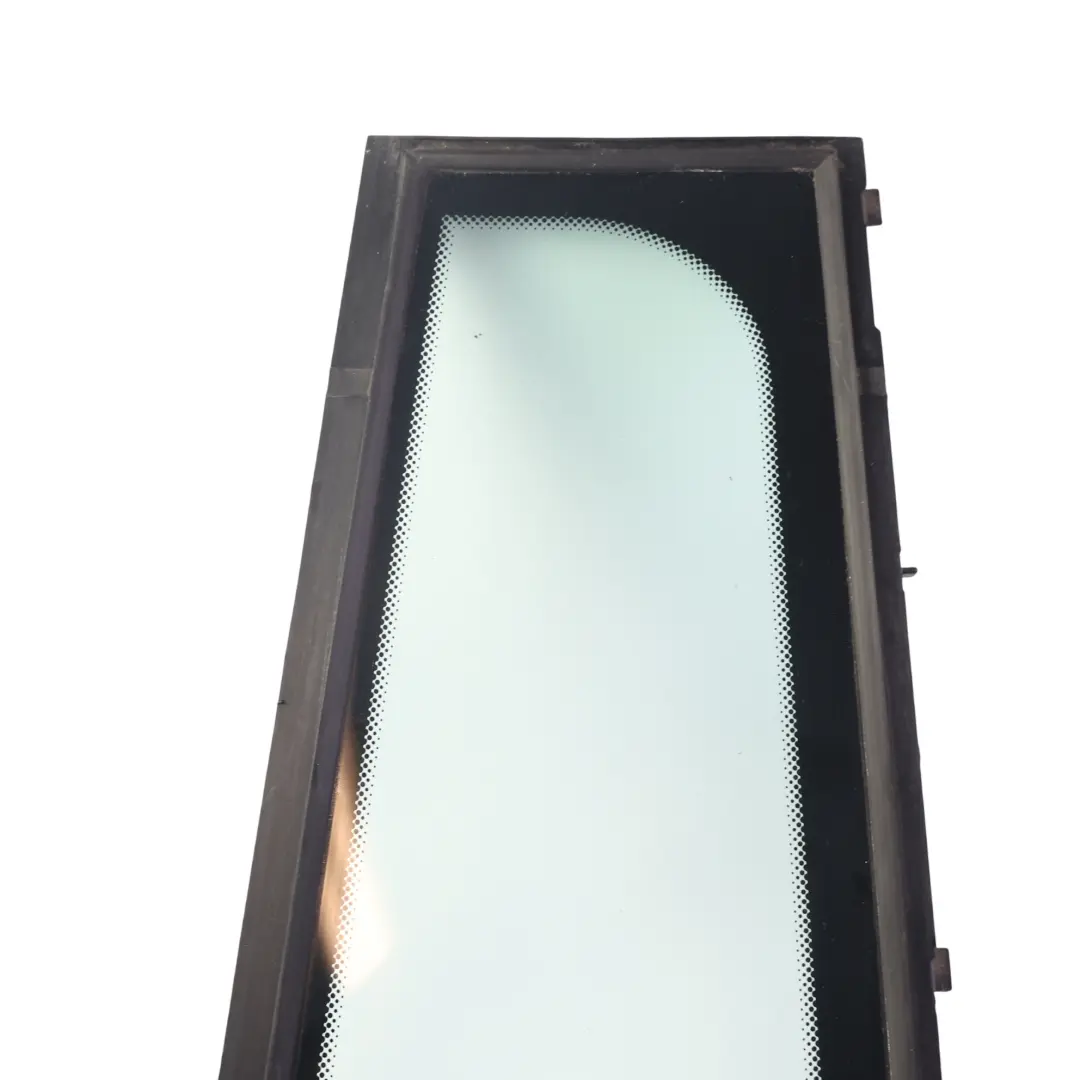 Vetro Finestrino Posteriore Quarti Sinistro XH42-21423-CB per Range Rover L322 con numero di parte LR040923 Range Rover L322 Vetro Finestrino Posteriore Quarti Sinistro XH42-21423-CB - SKU LR040923 - Numero di parte LR040923