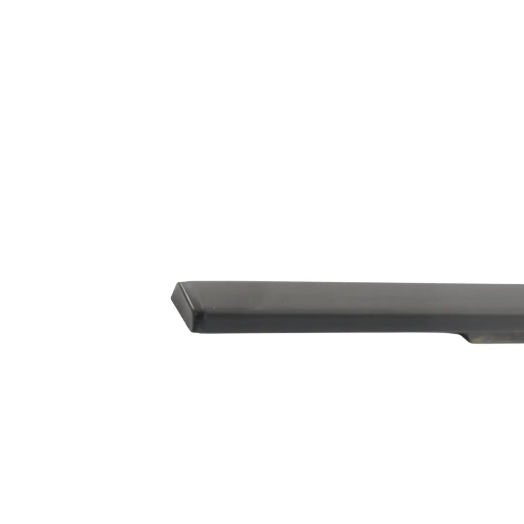 Door Window Seal Gasket Outer Right O/S 3H42-24692-AD to Range Rover L322 Rear with Part number CGE500720 Range Rover L322 Rear Door Window Seal Gasket Outer Right O/S 3H42-24692-AD - SKU CGE500720 - Part number CGE500720