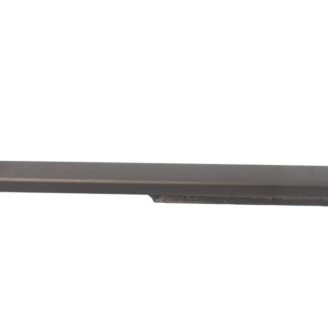 Door Window Seal Gasket Outer Right O/S 3H42-24692-AD to Range Rover L322 Rear with Part number CGE500720 Range Rover L322 Rear Door Window Seal Gasket Outer Right O/S 3H42-24692-AD - SKU CGE500720 - Part number CGE500720