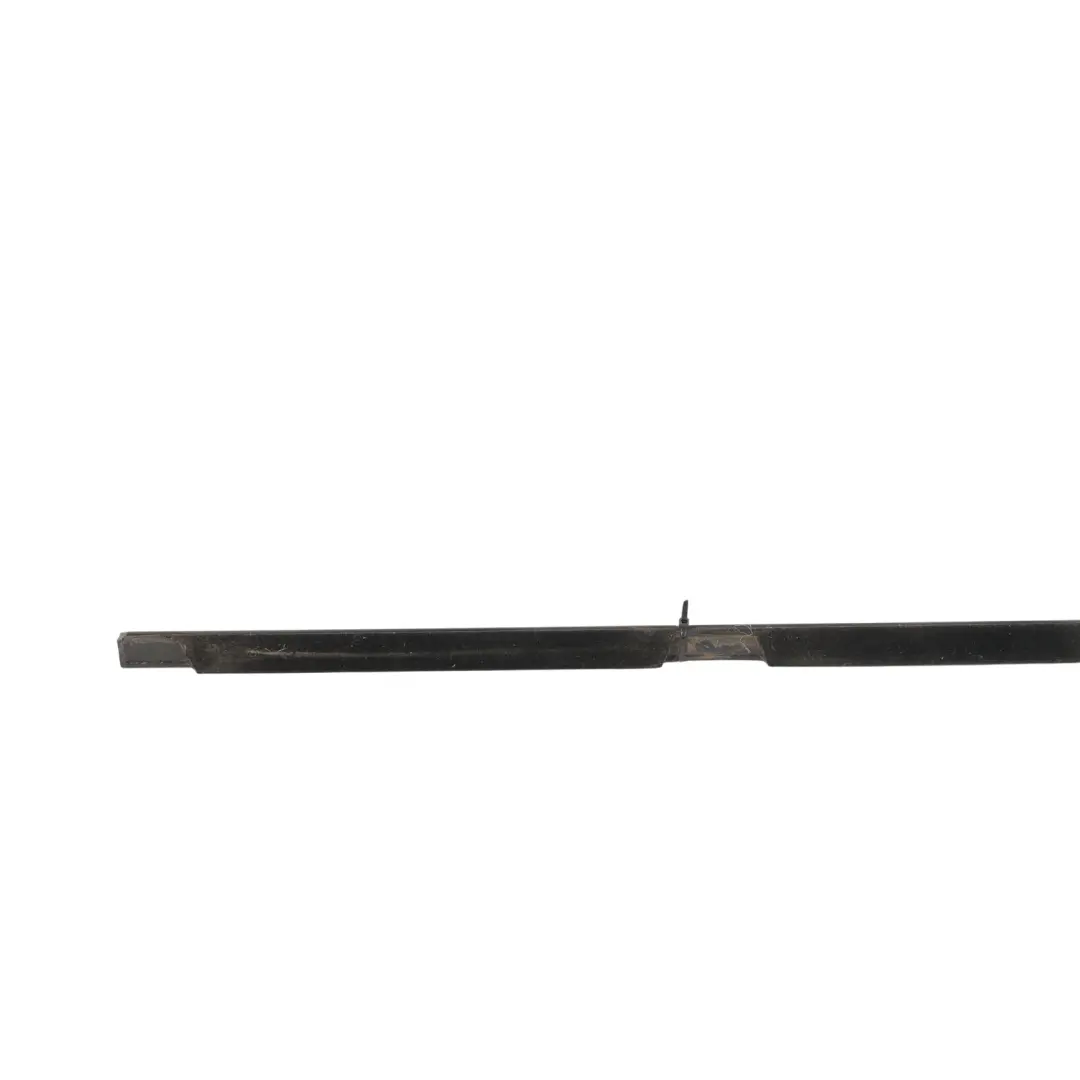 Door Window Seal Gasket Outer Right O/S 3H42-24692-AD to Range Rover L322 Rear with Part number CGE500720 Range Rover L322 Rear Door Window Seal Gasket Outer Right O/S 3H42-24692-AD - SKU CGE500720 - Part number CGE500720