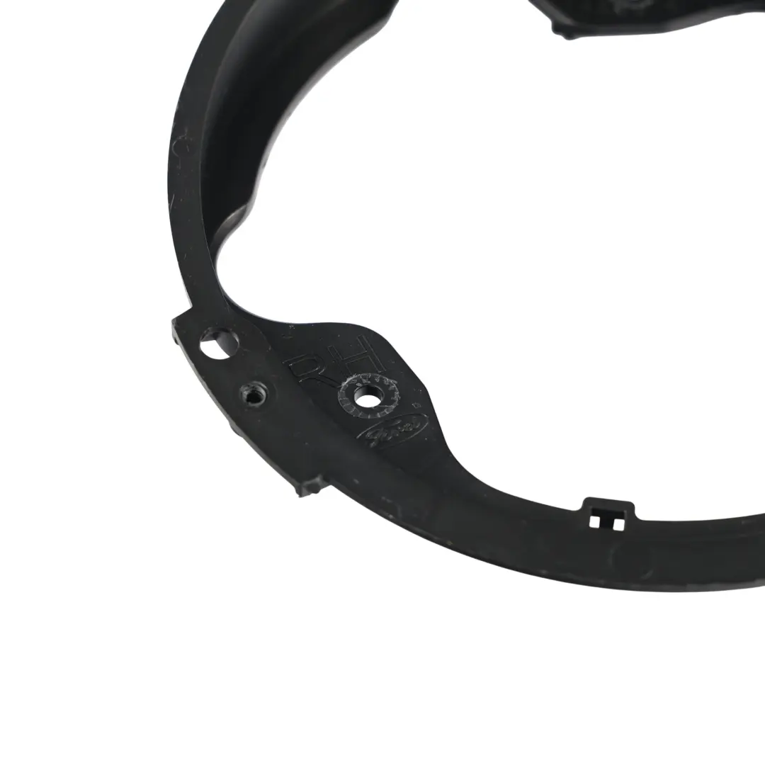 C520 Uchwyt Głośnika Tylnych Drzwi Prawy do Ford Kuga o numerze CJ54-S20346-AC Ford Kuga C520 Uchwyt Głośnika Tylnych Drzwi Prawy - SKU CJ54-S20346-AC - Numer Części CJ54-S20346-AC