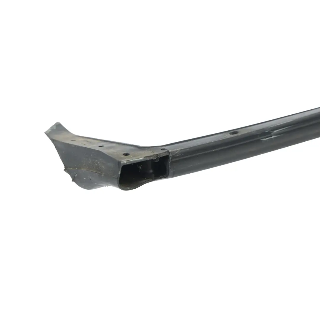Luggage Compartment Center Tailgate Seal to Land Rover Range Rover L322 with Part number CKE000012 Land Rover Range Rover L322 Luggage Compartment Center Tailgate Seal - SKU CKE000012 - Part number CKE000012