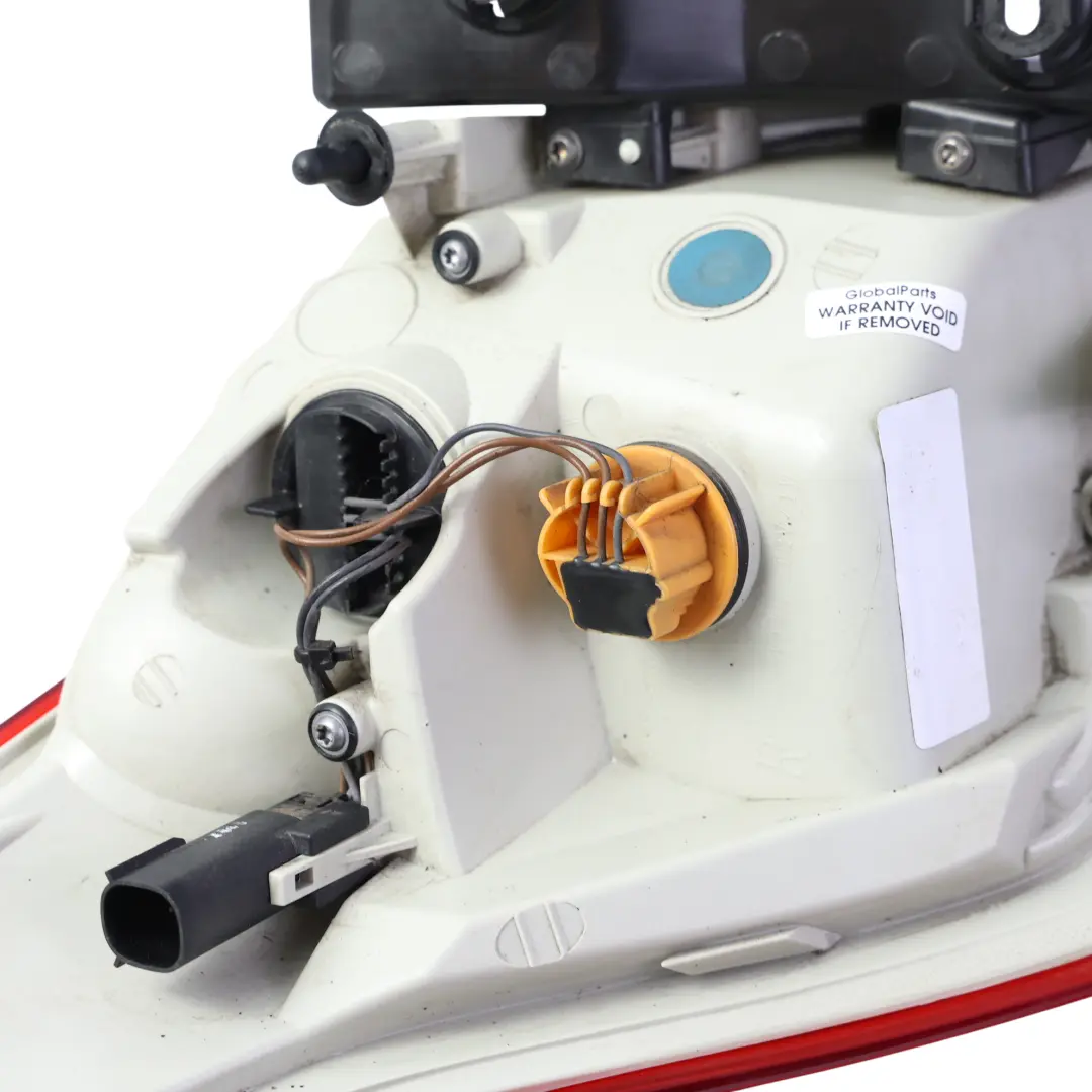 Mk2 Lampa Zewnętrzna Tylna Prawa do Ford Kuga o numerze CV44-13404-BG Ford Kuga Mk2 Lampa Zewnętrzna Tylna Prawa - SKU CV44-13404-BG - Numer Części CV44-13404-BG