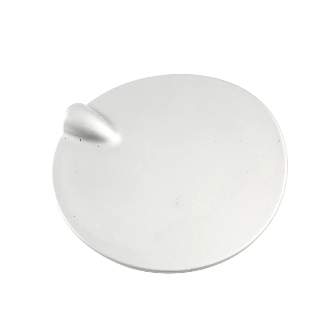 Tapa Cubierta Combustible Plata Moondust ZJ para Ford Fiesta MK7 con número de pieza D1BB-A405A02-AAW Ford Fiesta MK7 Tapa Cubierta Combustible Plata Moondust ZJ - SKU D1BB-A405A02-AAW-MDS - Número de pieza D1BB-A405A02-AAW