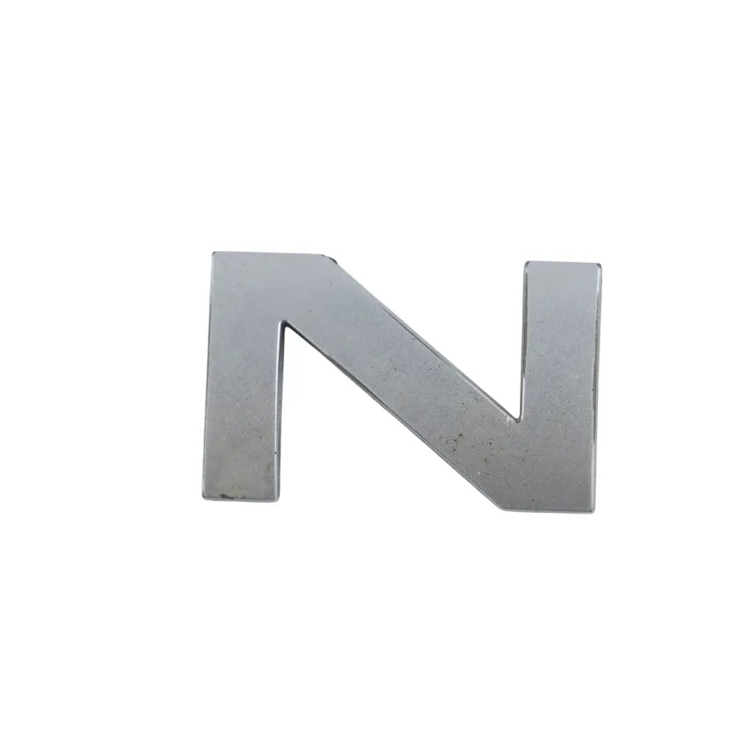 Land Rover Range Rover Sport L320 Emblème Badge Lettrage Avant - SKU DAB500170MBJ - Numéro de pièce DAB500170MBJ