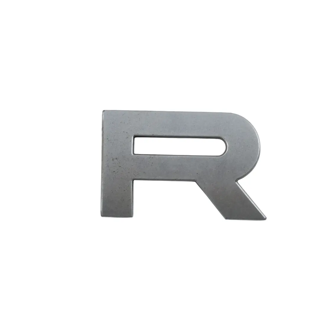 Land Rover Range Rover Sport L320 Emblema Scritta Badge Anteriore - SKU DAB500180MBJ - Numero di parte DAB500180MBJ