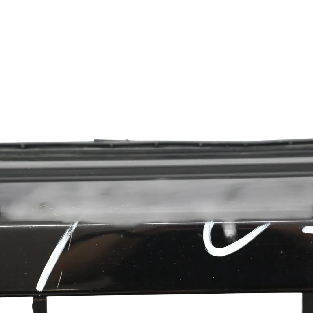 Przedni Zderzak Panel Java Czarny 697 do Land Rover Discovery 3 L319 o numerze DPB001265LML Land Rover Discovery 3 L319 Przedni Zderzak Panel Java Czarny 697 - SKU DPB001265LML-JAB - Numer Części DPB001265LML
