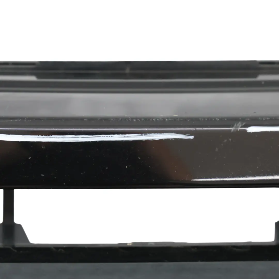 Przedni Zderzak Panel Java Czarny 697 do Land Rover Discovery 3 L319 o numerze DPB001265LML Land Rover Discovery 3 L319 Przedni Zderzak Panel Java Czarny 697 - SKU DPB001265LML-JAB - Numer Części DPB001265LML
