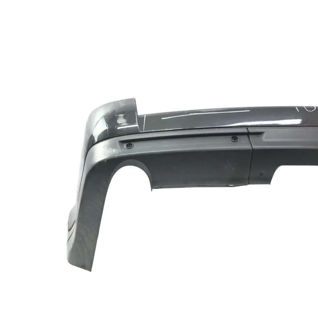 Zderzak Tylny Santorini Black Czarny - 820 do Range Rover Sport L320 o numerze DQC500091LML Range Rover Sport L320 Zderzak Tylny Santorini Black Czarny - 820 - SKU DQC500091LML-SAB - Numer Części DQC500091LML