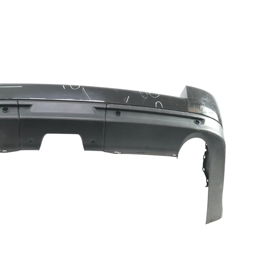 Zderzak Tylny Santorini Black Czarny - 820 do Range Rover Sport L320 o numerze DQC500091LML Range Rover Sport L320 Zderzak Tylny Santorini Black Czarny - 820 - SKU DQC500091LML-SAB - Numer Części DQC500091LML