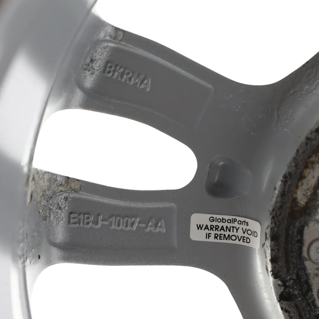 Llanta Aleación Plata 15" 6J ET:47.5 para Ford Fiesta MK7 con número de pieza E1BJ-1007-AA Ford Fiesta MK7 Llanta Aleación Plata 15" 6J ET:47.5 - SKU E1BJ-1007-AA-2 - Número de pieza E1BJ-1007-AA