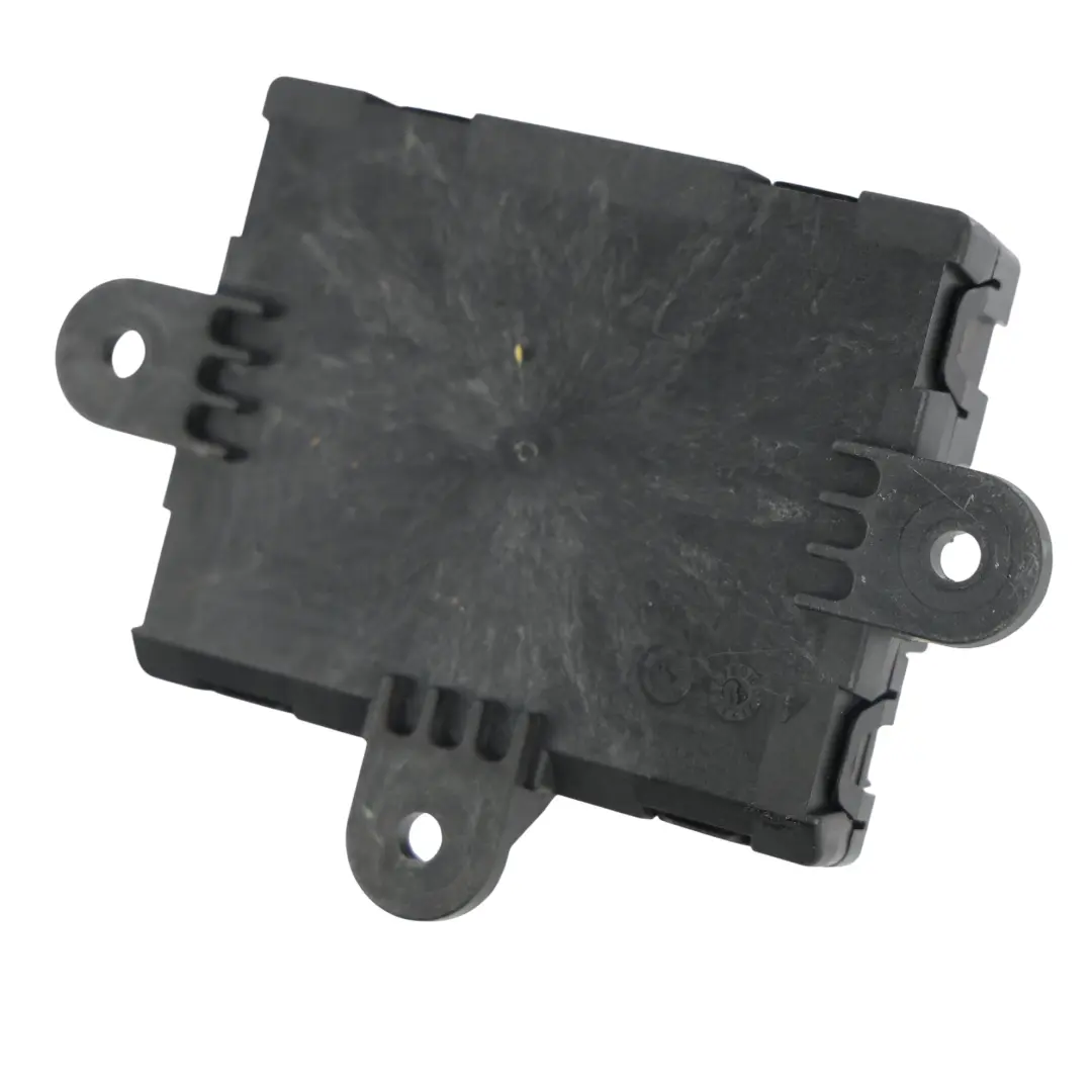 Moduł Sterownik Drzwi Lewy do Land Rover Discovery Sport L550 o numerze FK72-14D618-BF Land Rover Discovery Sport L550 Moduł Sterownik Drzwi Lewy - SKU FK72-14D618-BF - Numer Części FK72-14D618-BF