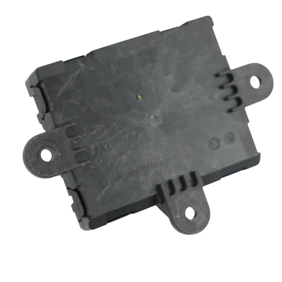 Moduł Sterownik Drzwi Lewy do Land Rover Discovery Sport L550 o numerze FK72-14D618-BF Land Rover Discovery Sport L550 Moduł Sterownik Drzwi Lewy - SKU FK72-14D618-BF - Numer Części FK72-14D618-BF