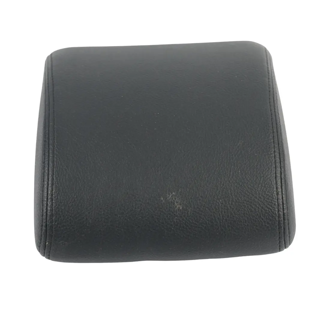Land Rover Discovery 3 L319 Rear Headrest Left Right Black Leather HLH500900PVJ - SKU HLH500890PVJ - Part number HLH500890PVJ