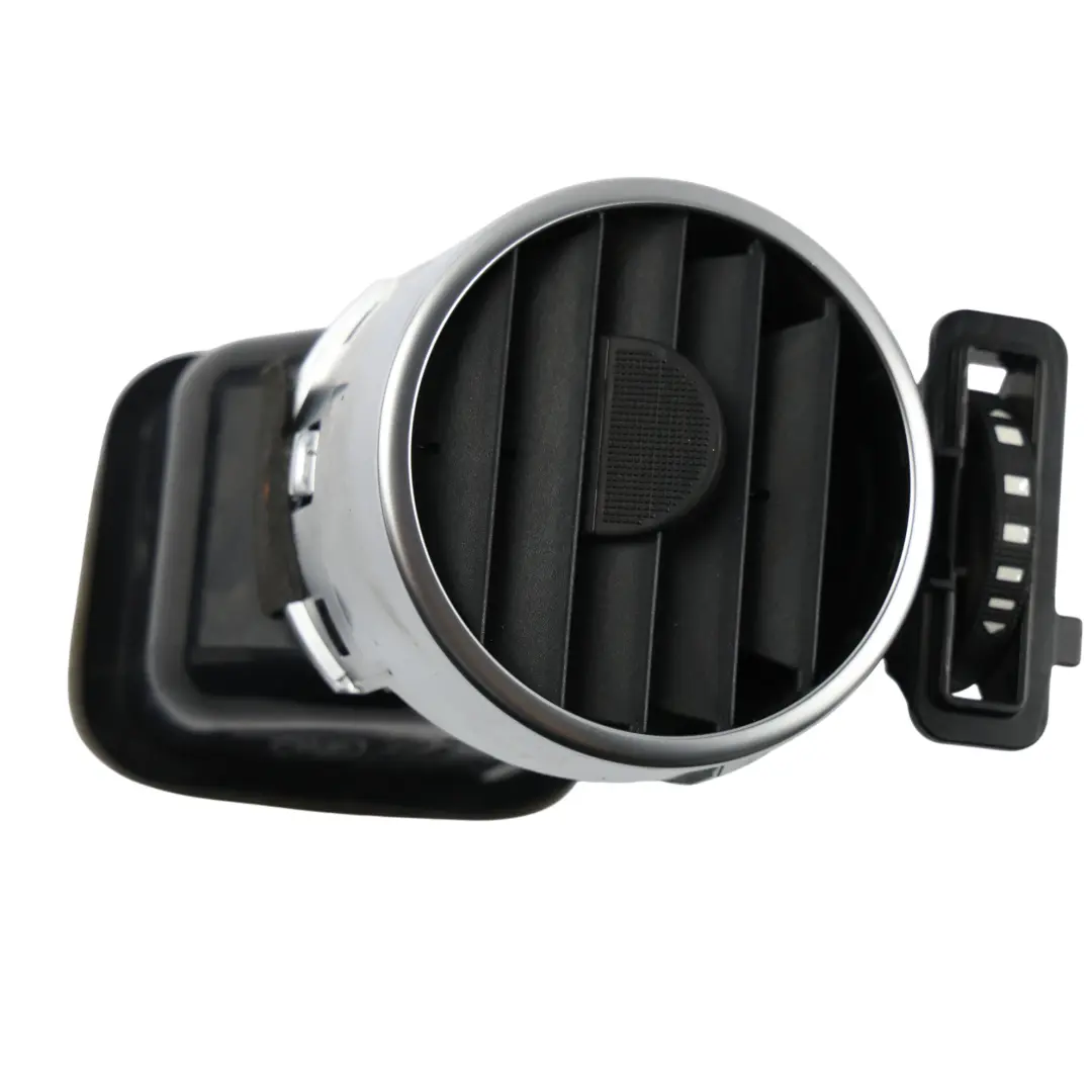 Dashboard Air Vent Centre Left N/S to Land Rover Discovery 3 L319 with Part number JBD500150 Land Rover Discovery 3 L319 Dashboard Air Vent Centre Left N/S - SKU JBD500150 - Part number JBD500150