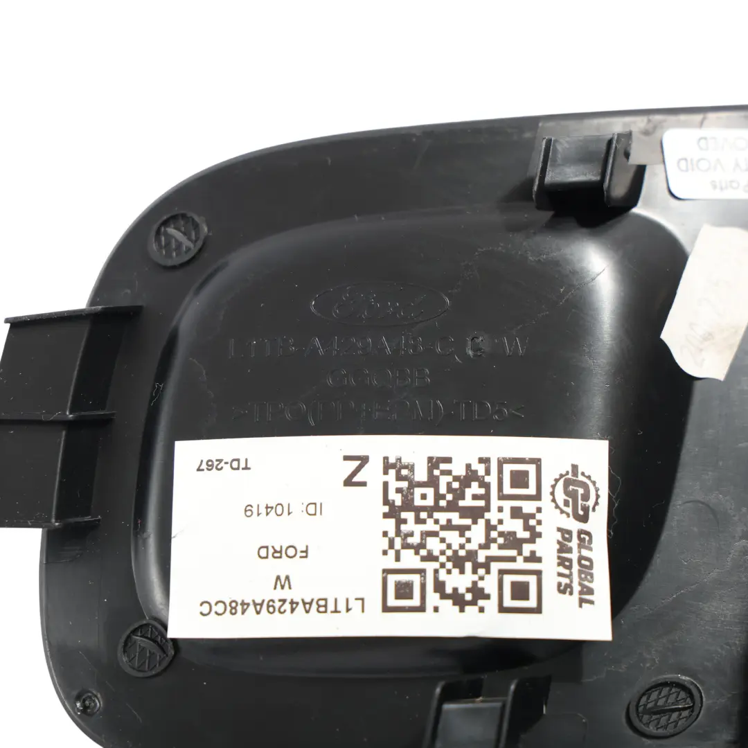 MK1 Heckleuchte Zugangsabdeckung Verkleidung Rechts für Ford Puma mit Teilenummer L1TBA429A48CCW Ford Puma MK1 Heckleuchte Zugangsabdeckung Verkleidung Rechts - SKU L1TB-A429A48-CCW - Teilenummer L1TBA429A48CCW