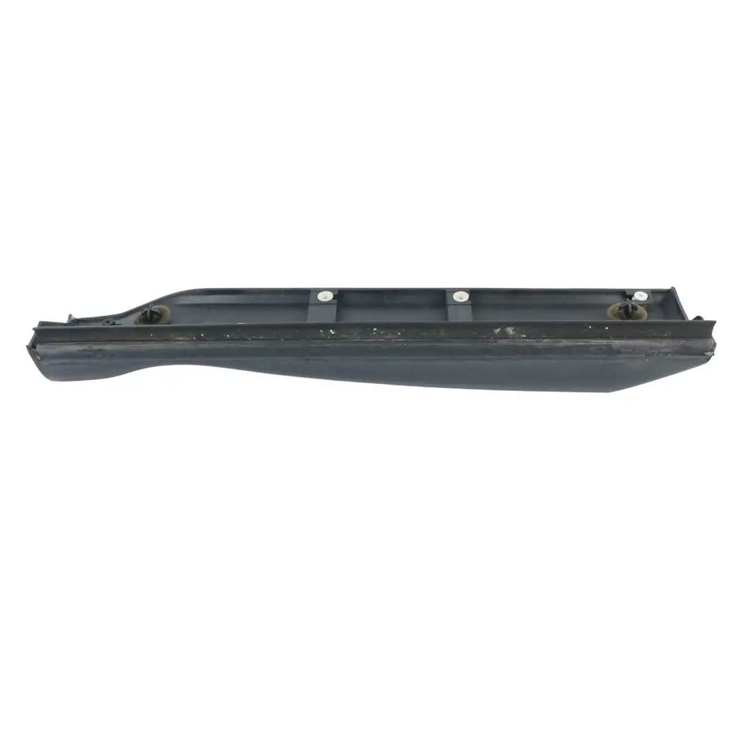 Moulure Garniture Porte Arrière Gauche pour Land Rover Range Rover L320 à propos du numéro de pièce DGP000231 Land Rover Range Rover L320 Moulure Garniture Porte Arrière Gauche - SKU LR007360 - Numéro de pièce DGP000231