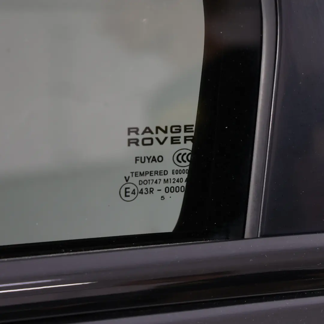 Range Rover Evoque L538 Drzwi Tylne Lewe Czarny Santorini 1AG/820 - SKU LR028557-SAB - Numer Części LR028557
