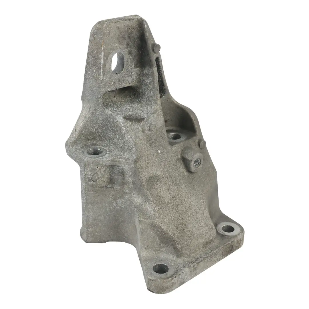 Wspornik Silnika 3.0 SDV6 Diesel CPLA-6037-CB do Range Rover Sport L494 o numerze LR033181 Range Rover Sport L494 Wspornik Silnika 3.0 SDV6 Diesel CPLA-6037-CB - SKU LR033181 - Numer Części LR033181