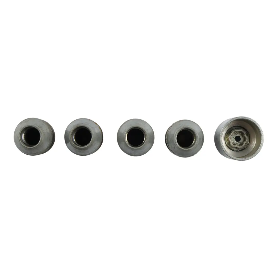 Zabezpieczające Nakrętki Kół do Land Rover Discovery L550 o numerze LR037026 Land Rover Discovery L550 Zabezpieczające Nakrętki Kół - SKU LR037026 - Numer Części LR037026