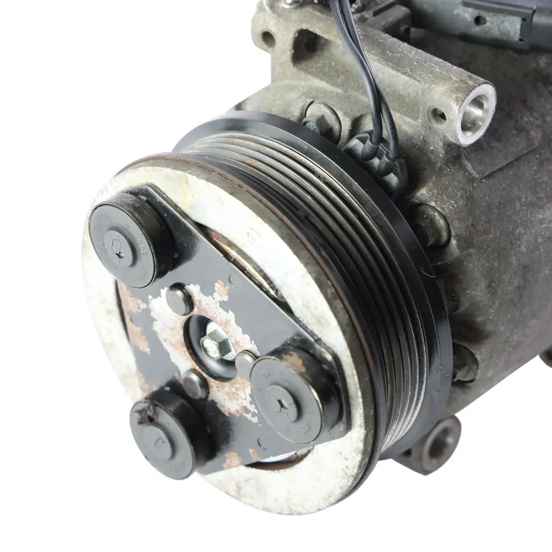 Pompa A/C EJ32-19D629-BC per Land Rover Discovery L550 Range Rover L538 Compressore con numero di parte LR051045 Land Rover Discovery L550 Range Rover L538 Compressore Pompa A/C EJ32-19D629-BC - SKU LR051045 - Numero di parte LR051045