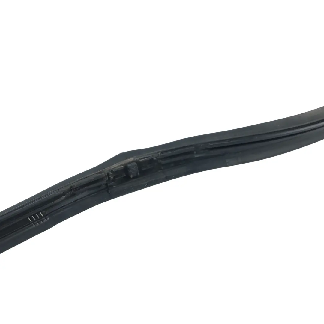 Junta Puerta Delantera Derecha J8A2-20518-AC para Land Rover Range Rover Velar L560 con número de pieza LR110733 Land Rover Range Rover Velar L560 Junta Puerta Delantera Derecha J8A2-20518-AC - SKU LR110733 - Número de pieza LR110733
