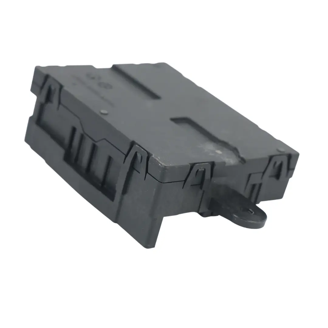 Modulo Porta Ant. Lato Guida L8B2-14D618-AG per Land Rover Range Rover Velar L560 con numero di parte LR129023 Land Rover Range Rover Velar L560 Modulo Porta Ant. Lato Guida L8B2-14D618-AG - SKU LR129023 - Numero di parte LR129023