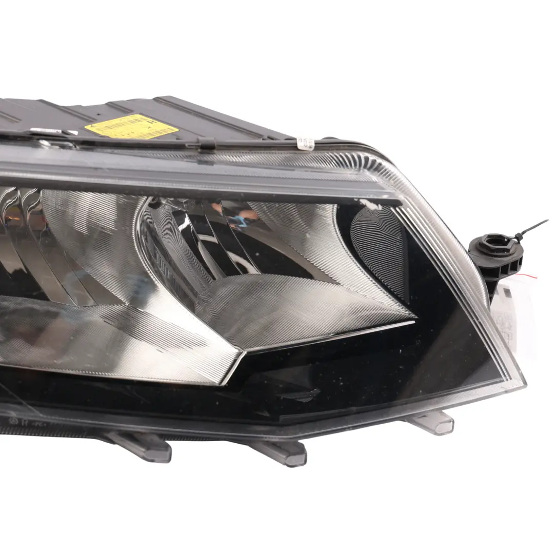 Skoda Octavia Mk3 Headlight Headlamp Halogen Right O/S - SKU RHD-5E2941016 - Part number 5E2941016