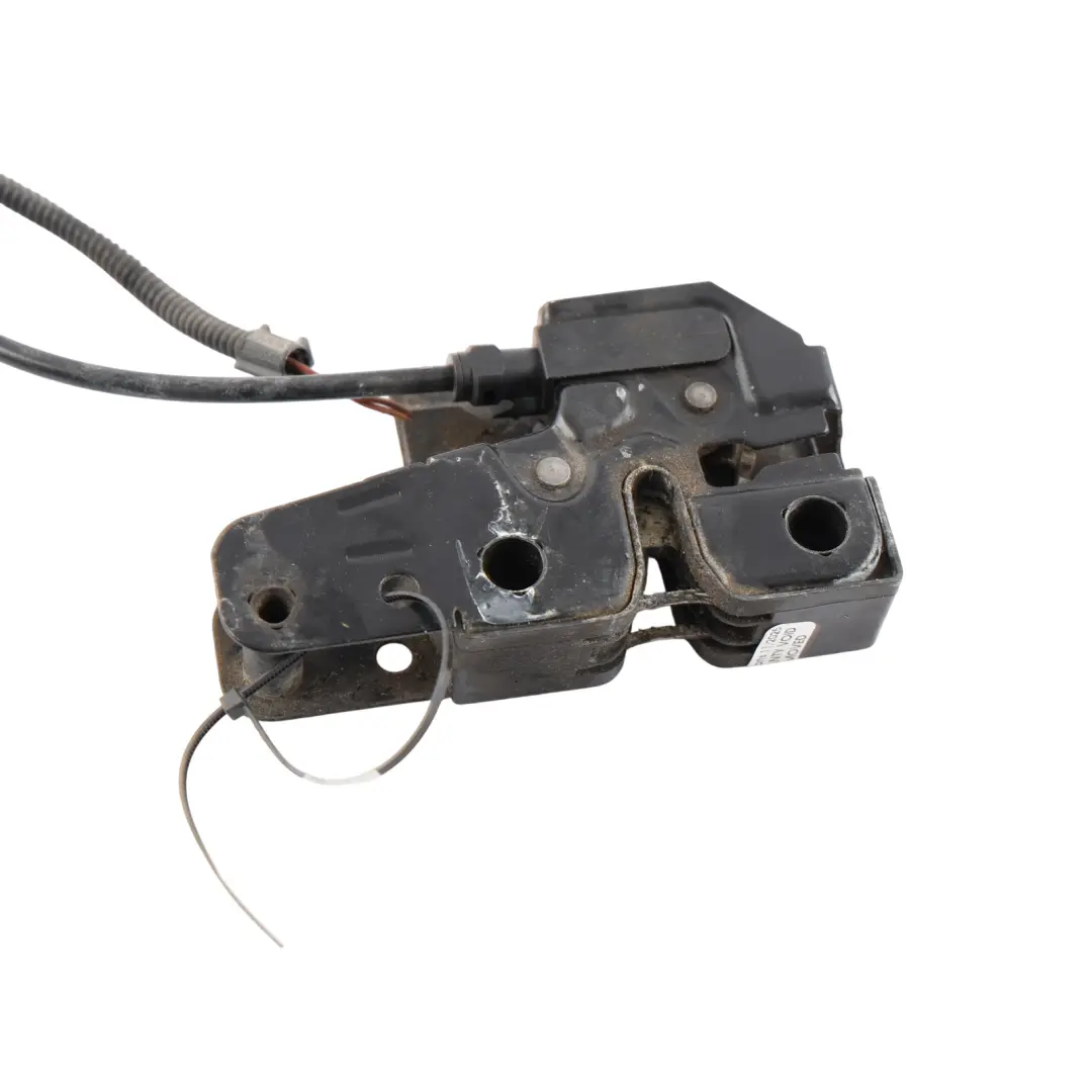 Bonnet Lock Mechanism Latch Catch to Seat Altea XL with Part number 5P2823509D Seat Altea XL Bonnet Lock Mechanism Latch Catch - SKU RHD-5P2823509D - Part number 5P2823509D