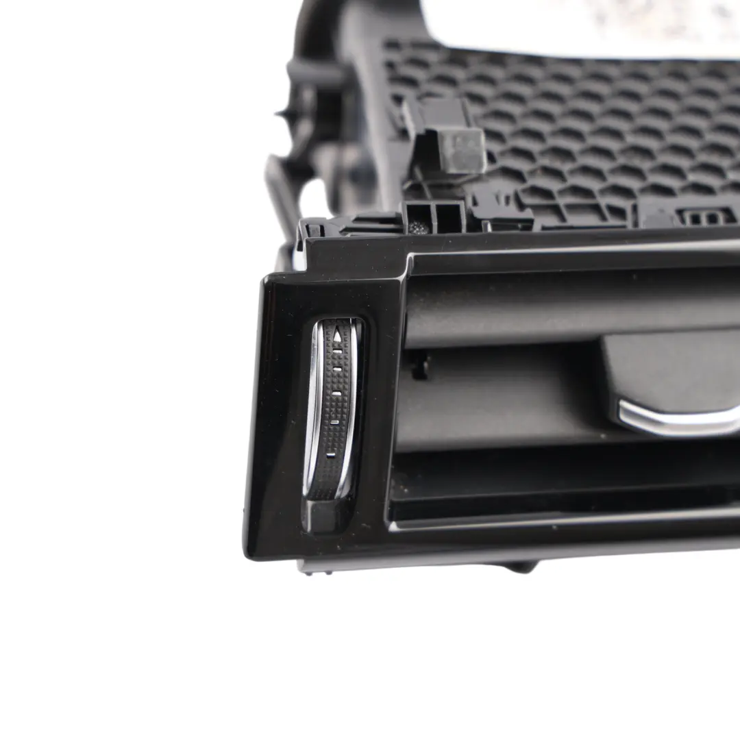 Dashboard Air Vent Right O/S to Range Rover Discovery Sport L550 with Part number K8D2-018B08-D Range Rover Discovery Sport L550 Dashboard Air Vent Right O/S - SKU RHD-K8D2-018B08-D - Part number K8D2-018B08-D