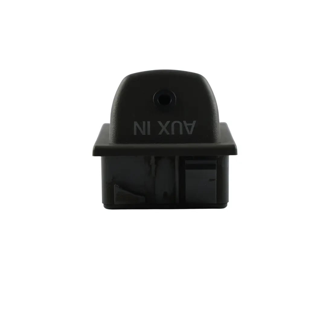 MK4 Prise Connecteur AUX IN UC0R66DFX pour Ford Ranger à propos du numéro de pièce UC0R-66DFX Ford Ranger MK4 Prise Connecteur AUX IN UC0R66DFX - SKU UC0R-66DFX - Numéro de pièce UC0R-66DFX
