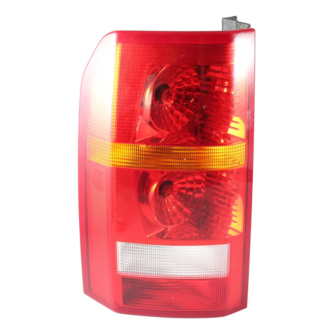 Land Rover Discovery 3 L319 Luce Fanale Posteriore Sinistro - SKU XFB000573-1 - Numero di parte XFB000573