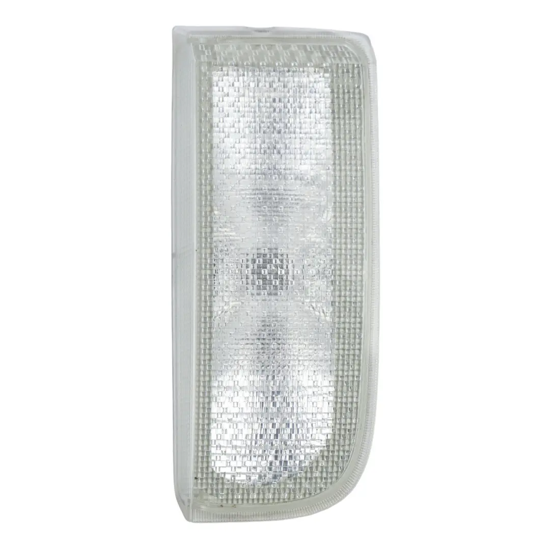 Panel Lampy Cofania W Tylnej Klapie Prawy do Range Rover L322 o numerze XH42-13192-AA Range Rover L322 Panel Lampy Cofania W Tylnej Klapie Prawy - SKU XH42-13192-AA - Numer Części XH42-13192-AA