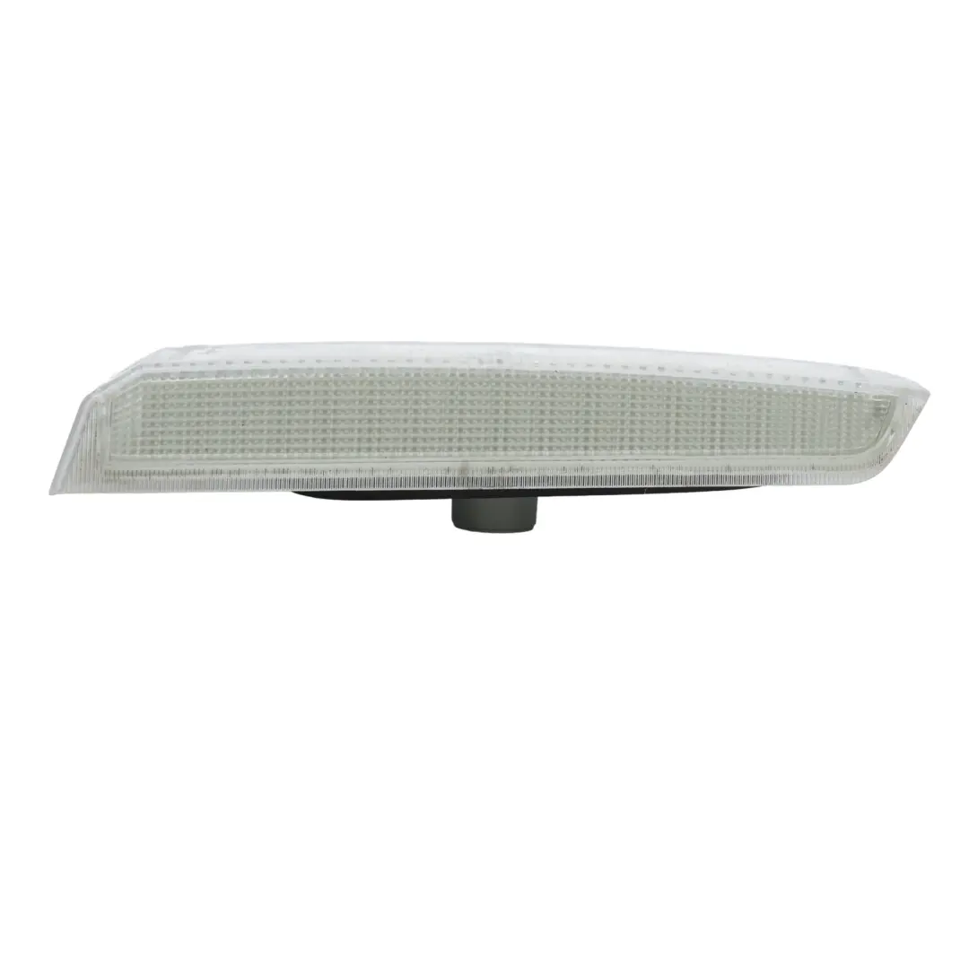 Range Rover L322 Panel Lampy Cofania W Tylnej Klapie Prawy - SKU XH42-13192-AA - Numer Części XH42-13192-AA